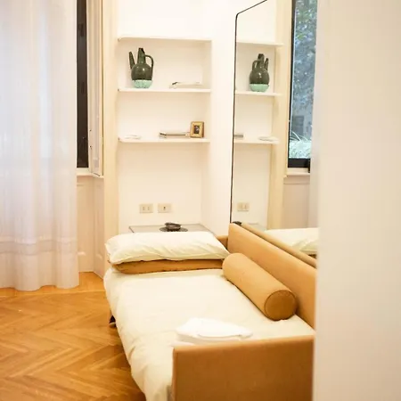 The Moscova Gallery House Apartment