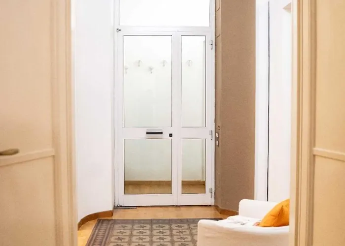 公寓 The Moscova Gallery House *